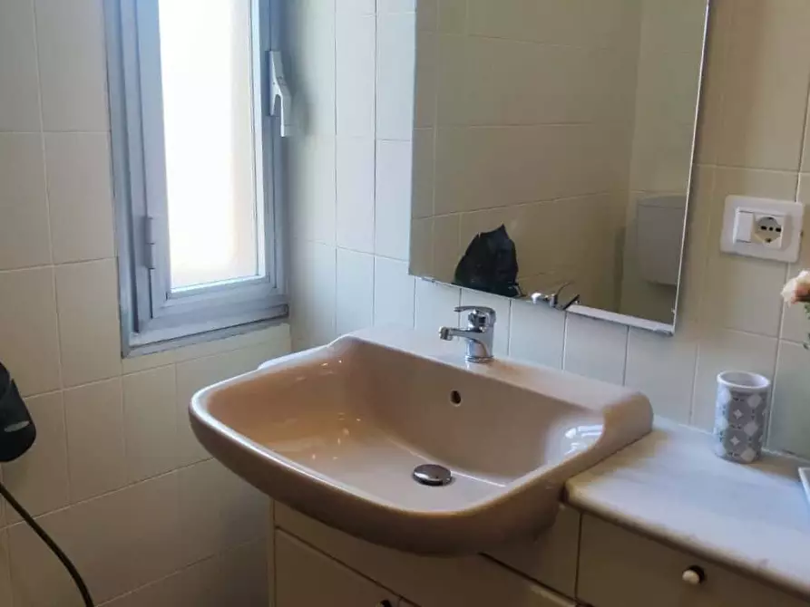 Immagine 22 di Camera in affitto  in Via Severino Ferrari a Bologna