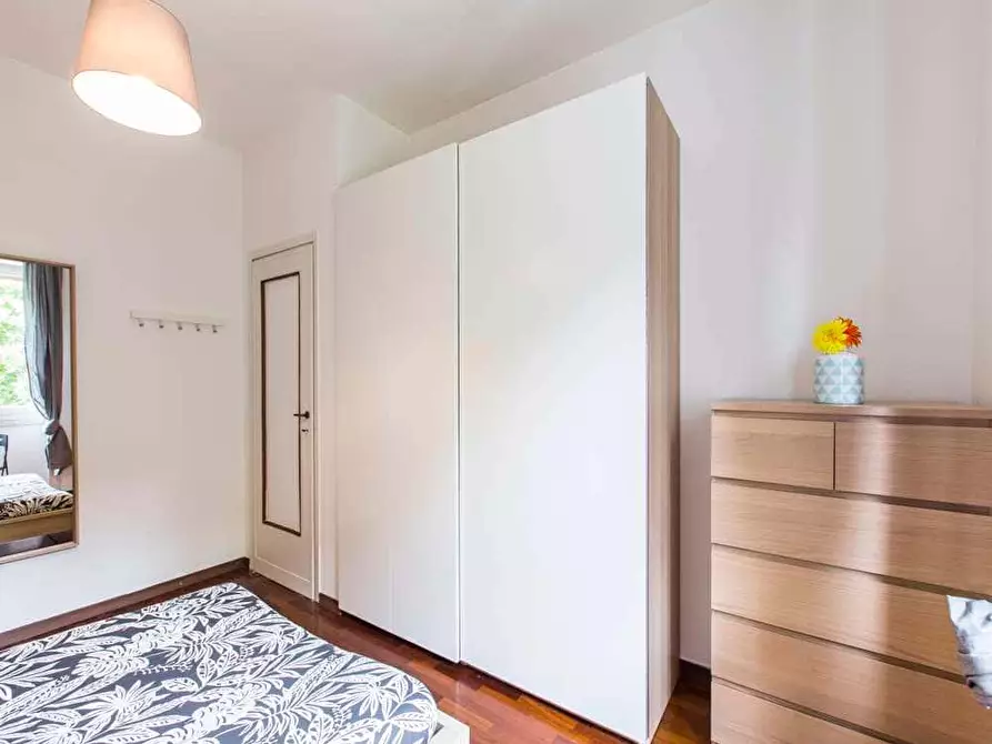 Immagine 3 di Camera in affitto  in Via Raffaello Bertieri1 a Milano