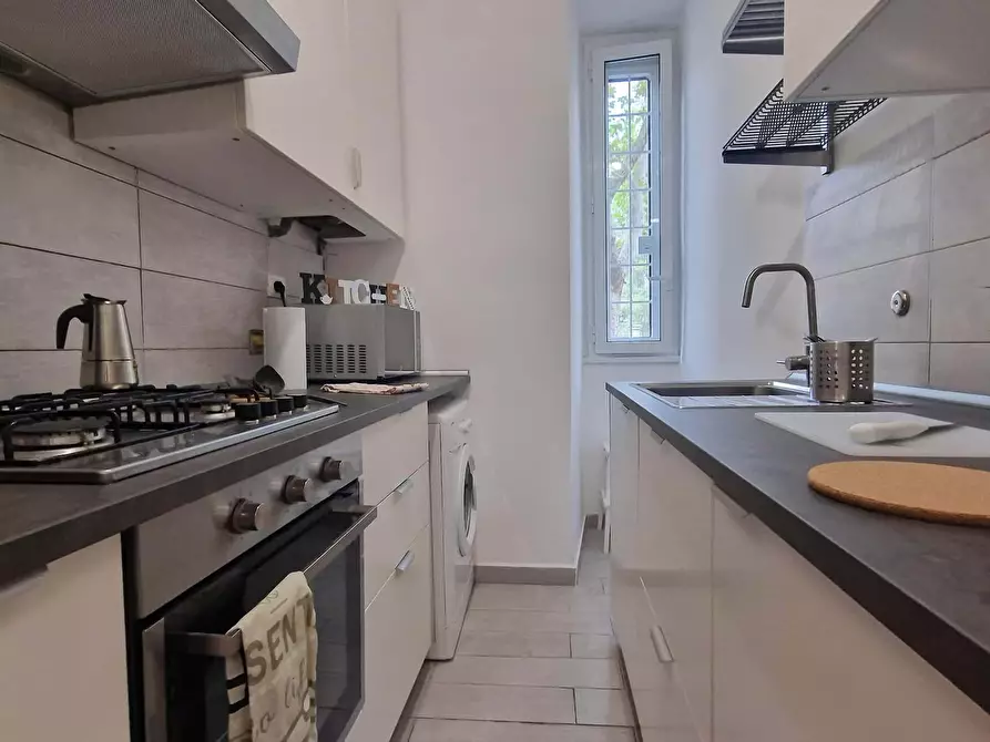 Immagine 10 di Camera in affitto  in Via Ostiense343 a Roma