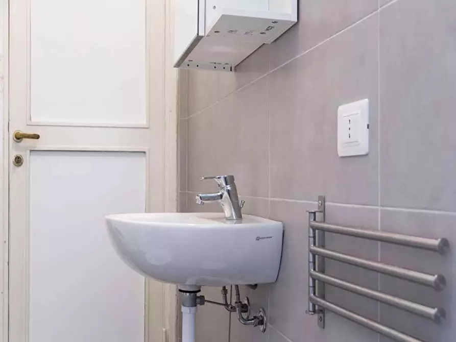 Immagine 8 di Camera in affitto  in Bastioni di Porta Volta13 a Milano