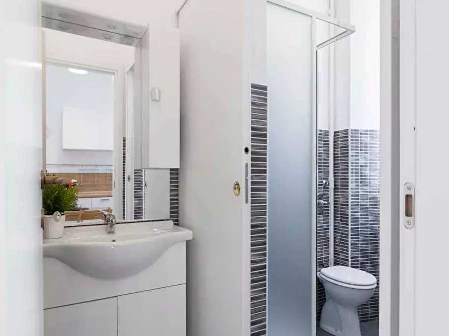 Immagine 11 di Camera in affitto  in Viale Abruzzi11 a Milano