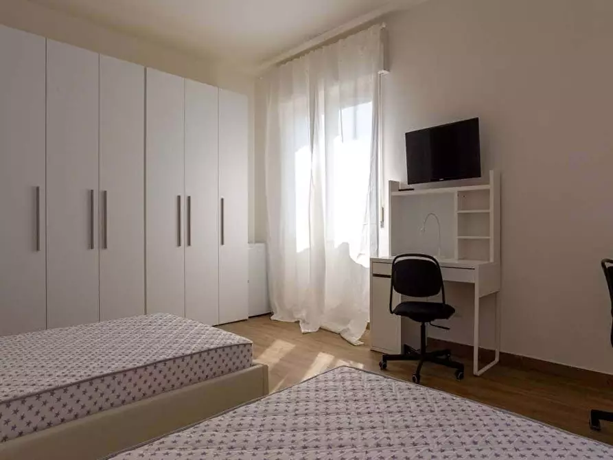 Immagine 8 di Camera in affitto  in Viale San Gimignano4 a Milano