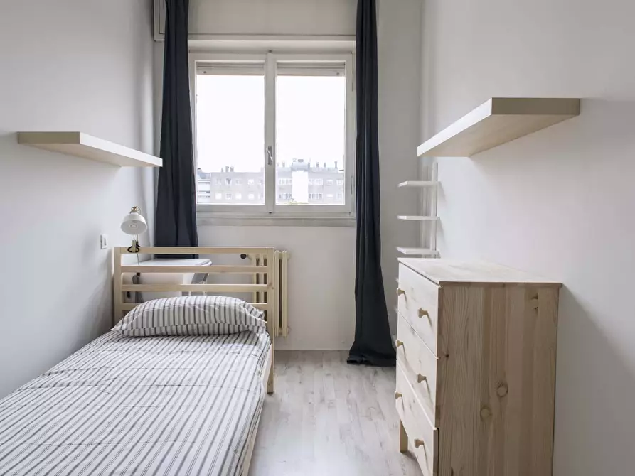 Immagine 2 di Camera in affitto  in Via Federico Engels8 a Milano