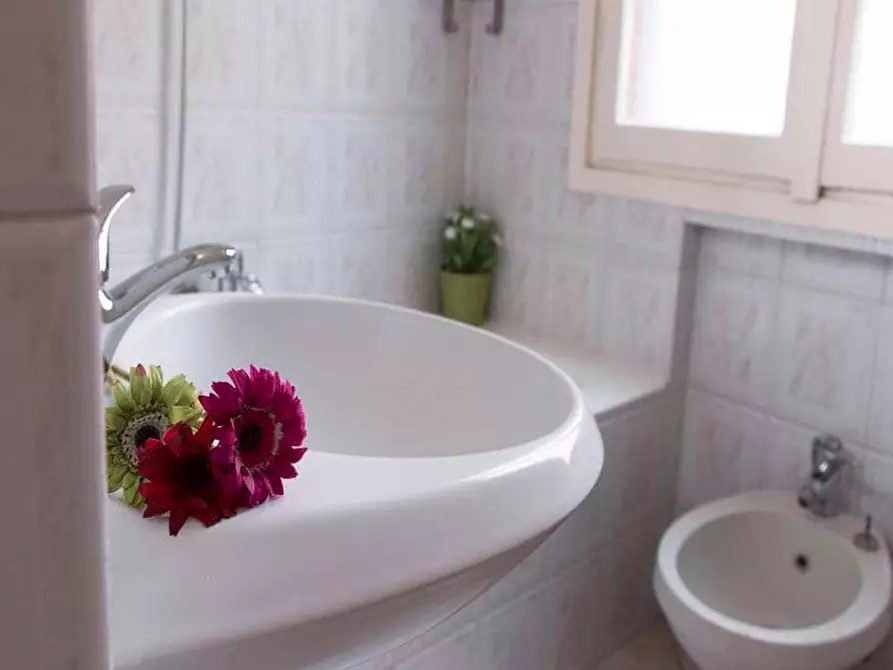 Immagine 9 di Camera in affitto  in Via Salvatore Barzilai6 a Milano