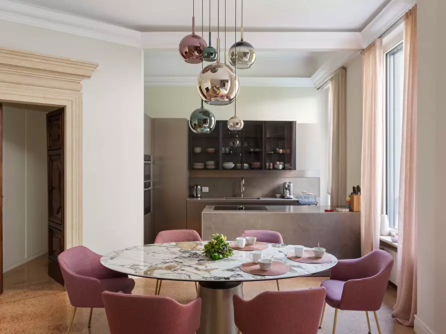 Immagine 4 di Appartamento in affitto  in Via dei Piatti4 a Milano