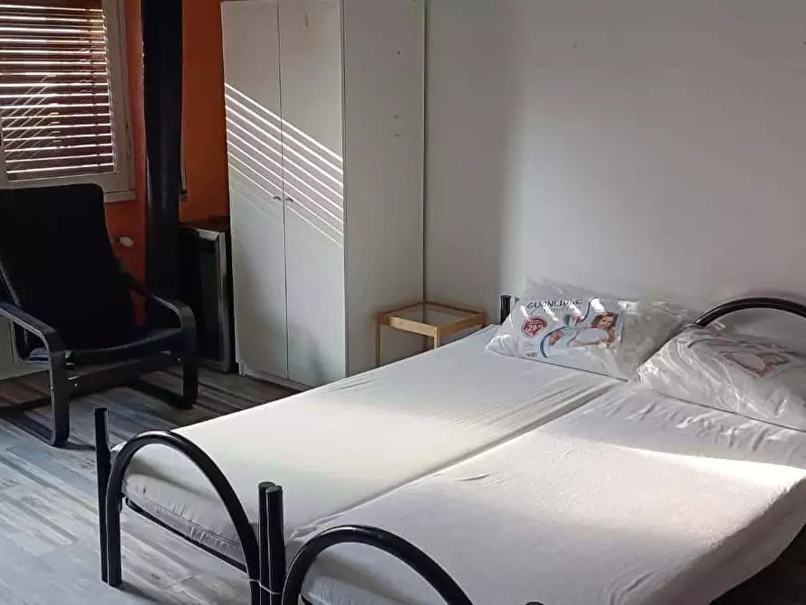 Immagine 19 di Camera in affitto  in Viale Leonardo da Vinci223 a Roma