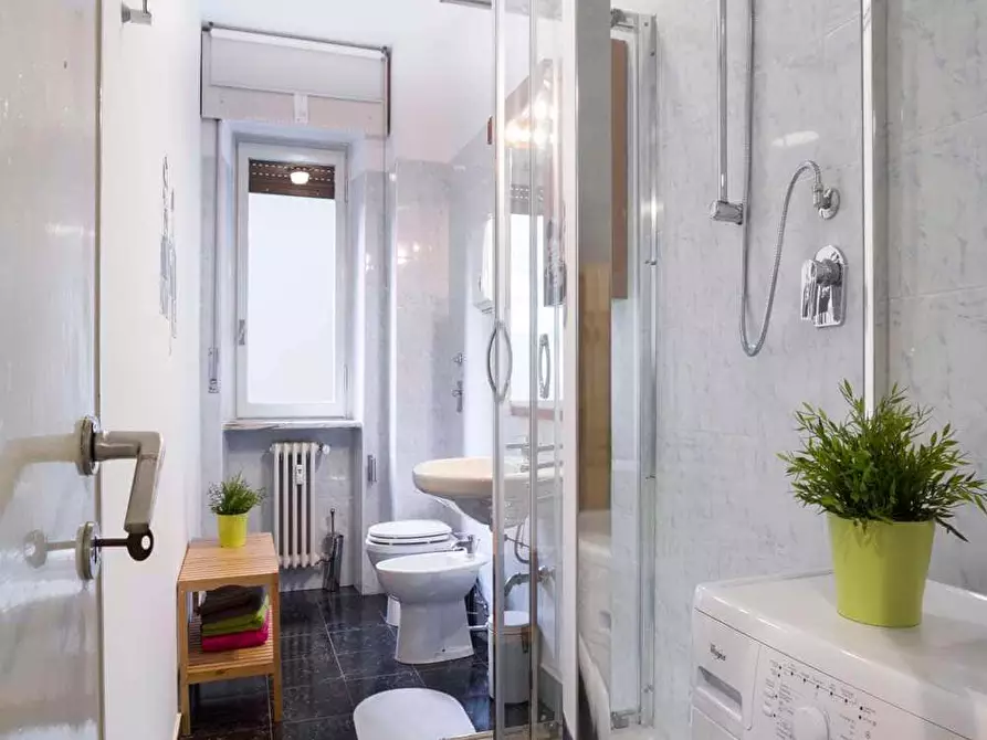 Immagine 11 di Camera in affitto  in Via Andrea Costa33 a Milano