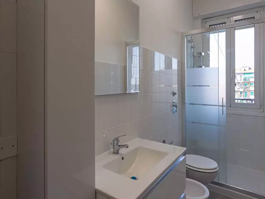 Immagine 43 di Camera in affitto  in Viale San Gimignano4 a Milano