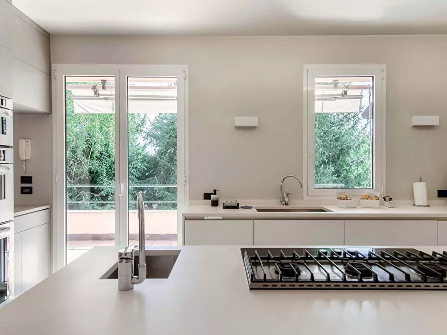 Immagine 11 di Appartamento in affitto  in Via Belvedere10 a Bizzarone