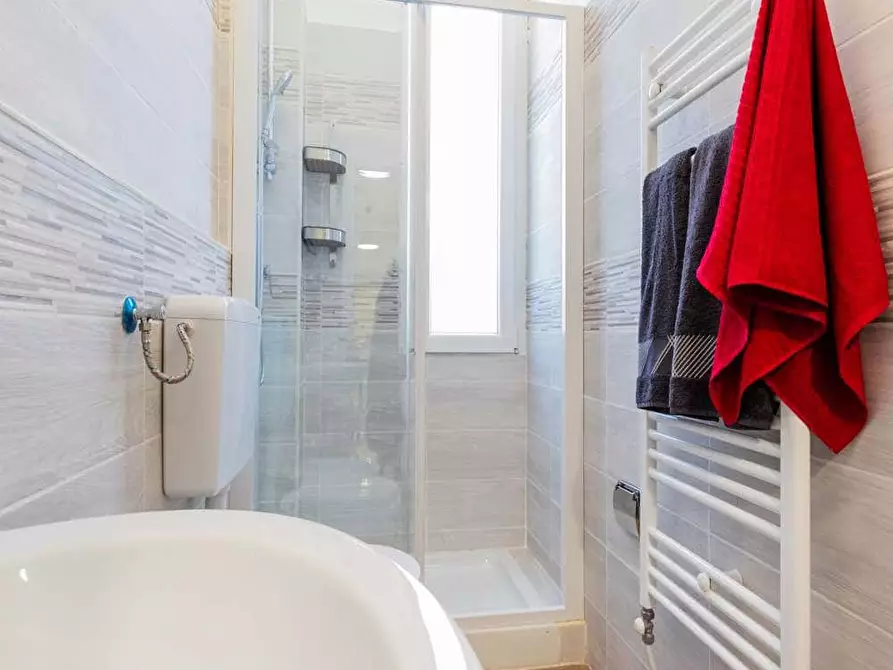 Immagine 10 di Camera in affitto  in Viale Alfredo Oriani26 a Bologna