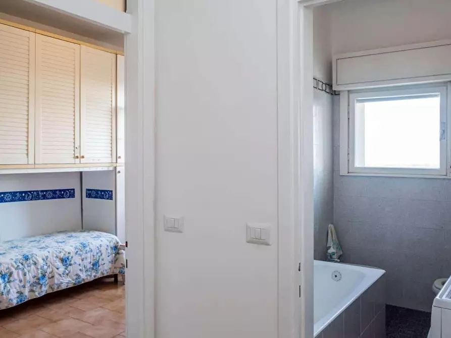 Immagine 16 di Camera in affitto  in Via Michele Saponaro a Milano