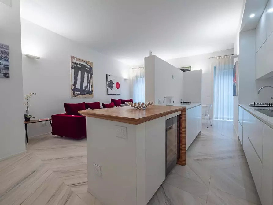 Immagine 21 di Appartamento in affitto  in Corso Europa10 a Milano