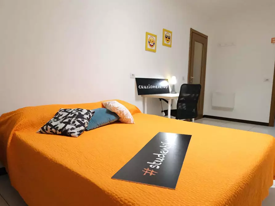 Immagine 3 di Camera in affitto  in Via Michele Coppinosnc a Sassari