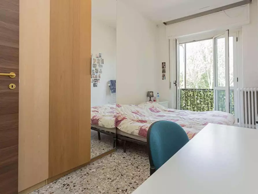 Immagine 28 di Camera in affitto  in Via Achille Feraboli a Milano