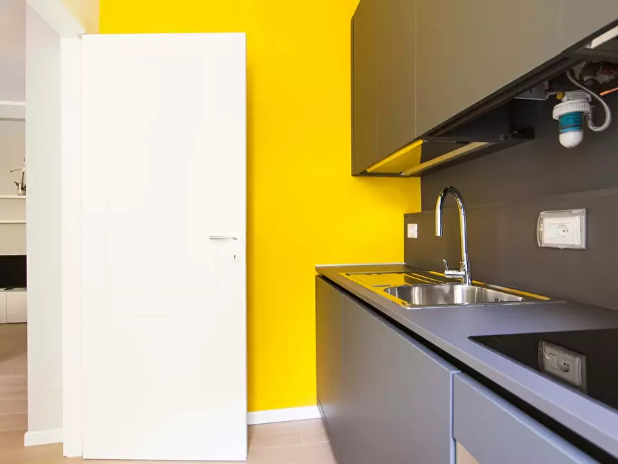 Immagine 5 di Appartamento in affitto  in Via Andrea Solari43 a Milano