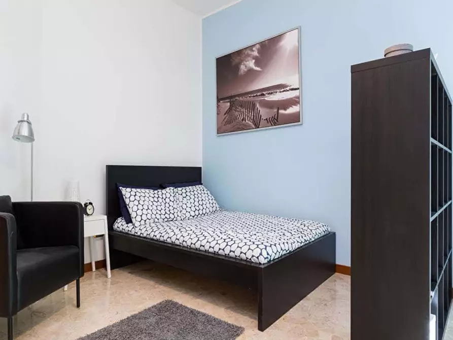 Immagine 2 di Camera in affitto  in Via dei Pioppi13 a Buccinasco
