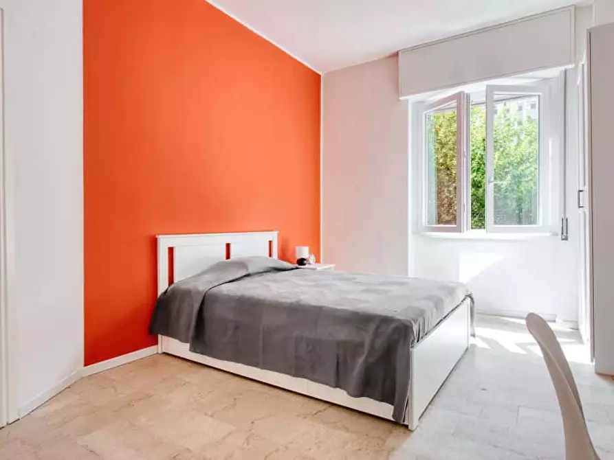 Immagine 3 di Camera in affitto  in Via Maniago2 a Milano