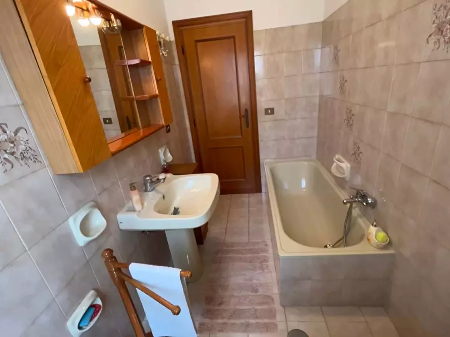 Immagine 13 di Camera in affitto  in Via Tullio Ascarelli99 a Roma