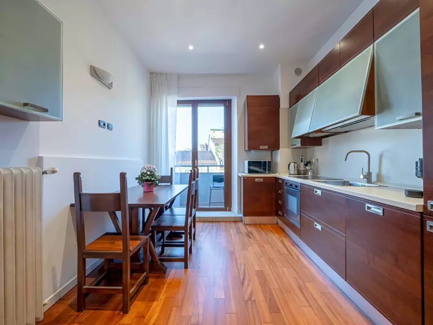 Immagine 1 di Appartamento in affitto  in Via Urbano III1 a Milano
