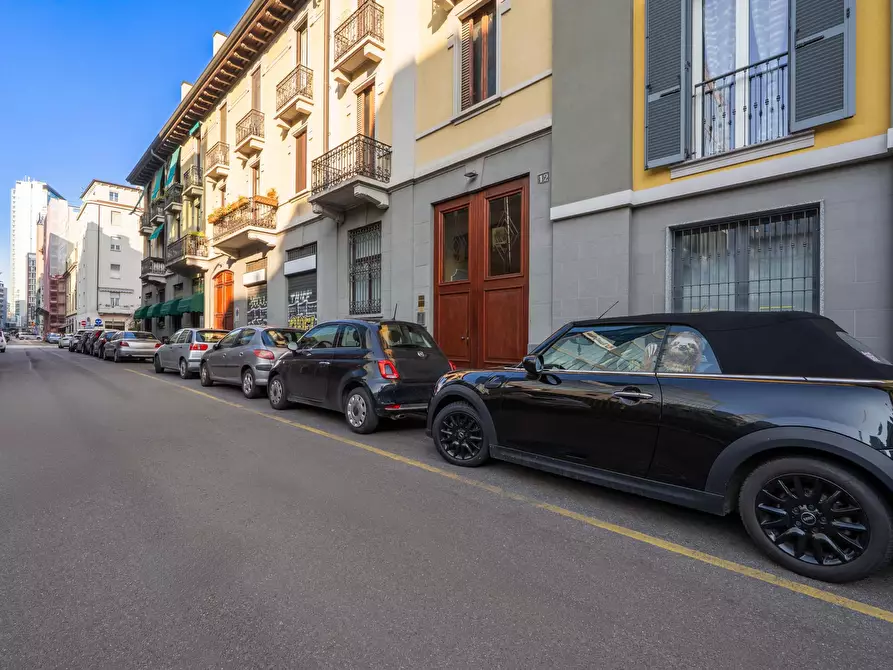 Immagine 38 di Appartamento in affitto  in Via Emilio Cornalia12 a Milano