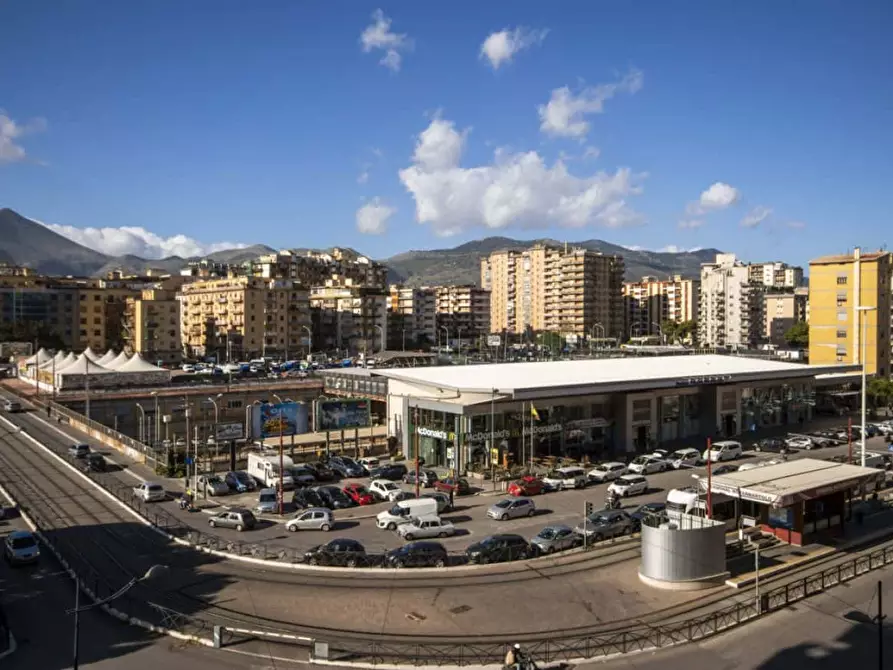 Immagine 14 di Appartamento in affitto  in Via Emanuele Notarbartolo46 a Palermo