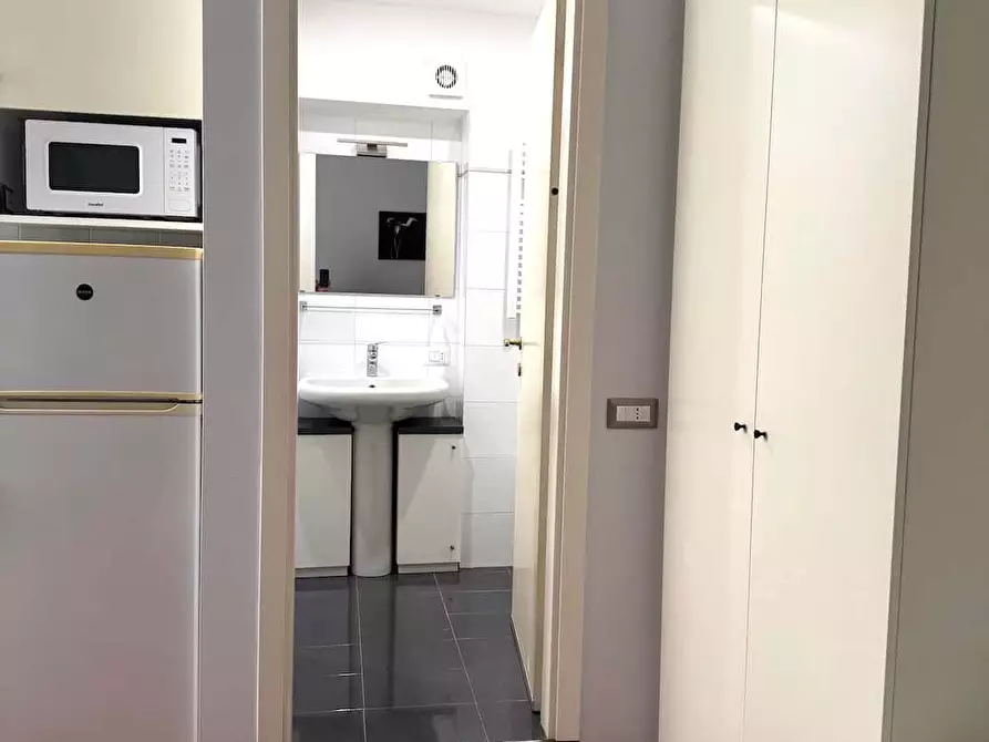 Immagine 5 di Appartamento in affitto  in Corso San Gottardo18 a Milano