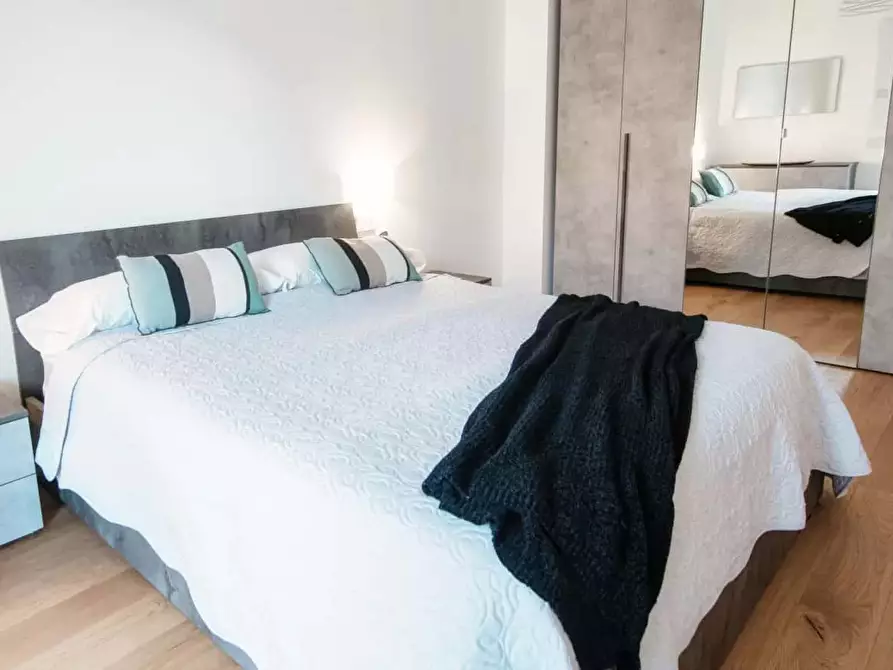 Immagine 27 di Appartamento in affitto  in Via Corrado e Giulio Venini a Como