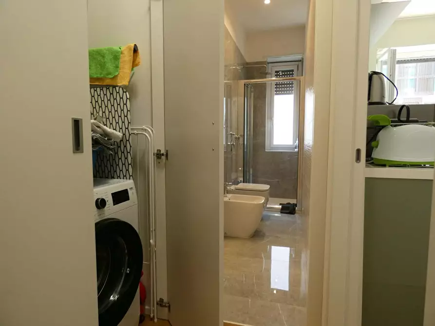 Immagine 29 di Appartamento in affitto  in Via Cenisio5 a Milano