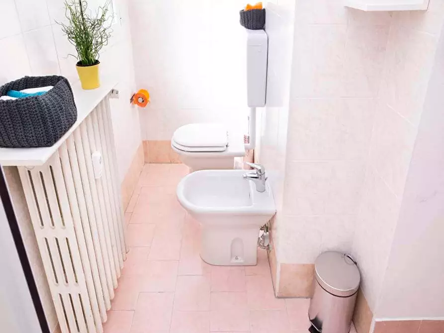 Immagine 33 di Camera in affitto  in Via Legnone15 a Milano