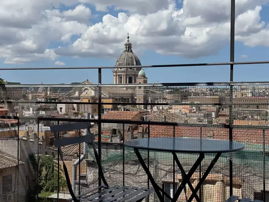 Immagine 15 di Appartamento in affitto  in Via Mario de' Fiori42 a Roma