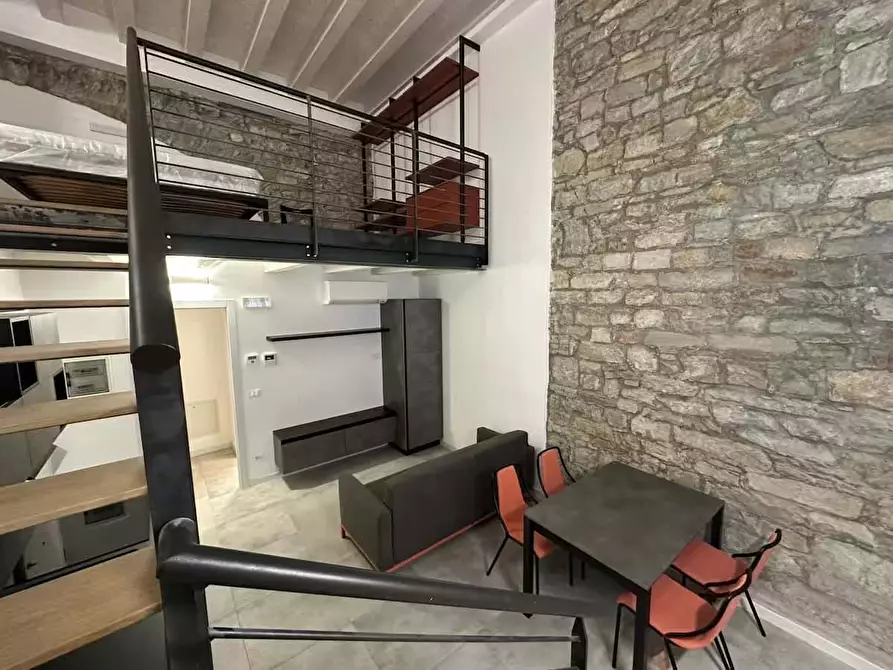 Immagine 1 di Appartamento in affitto  in Via degli Artisti3a a Trieste