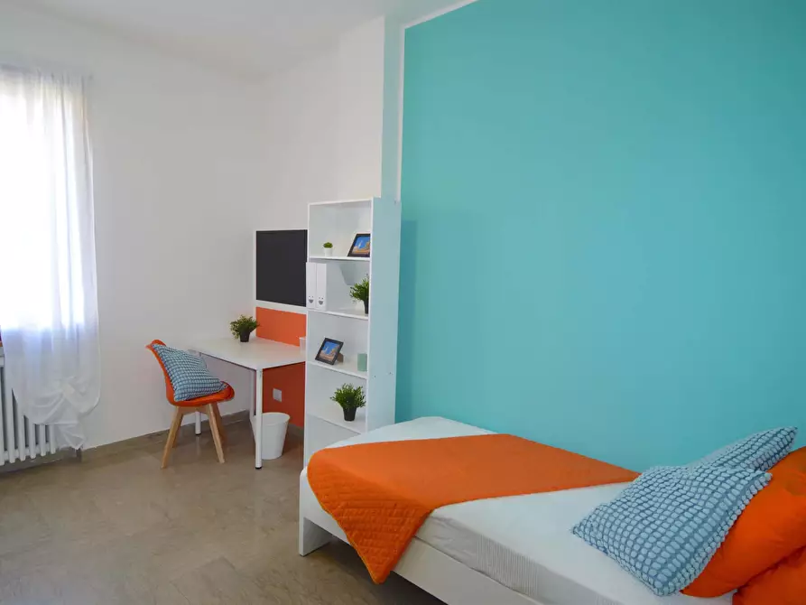 Immagine 1 di Camera in affitto  in Via Emilia Est36 a Modena