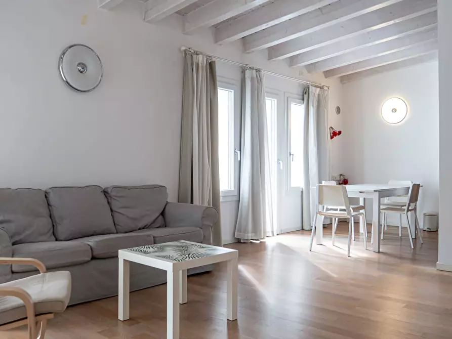 Immagine 17 di Appartamento in affitto  in Via Vesio28 a Milano