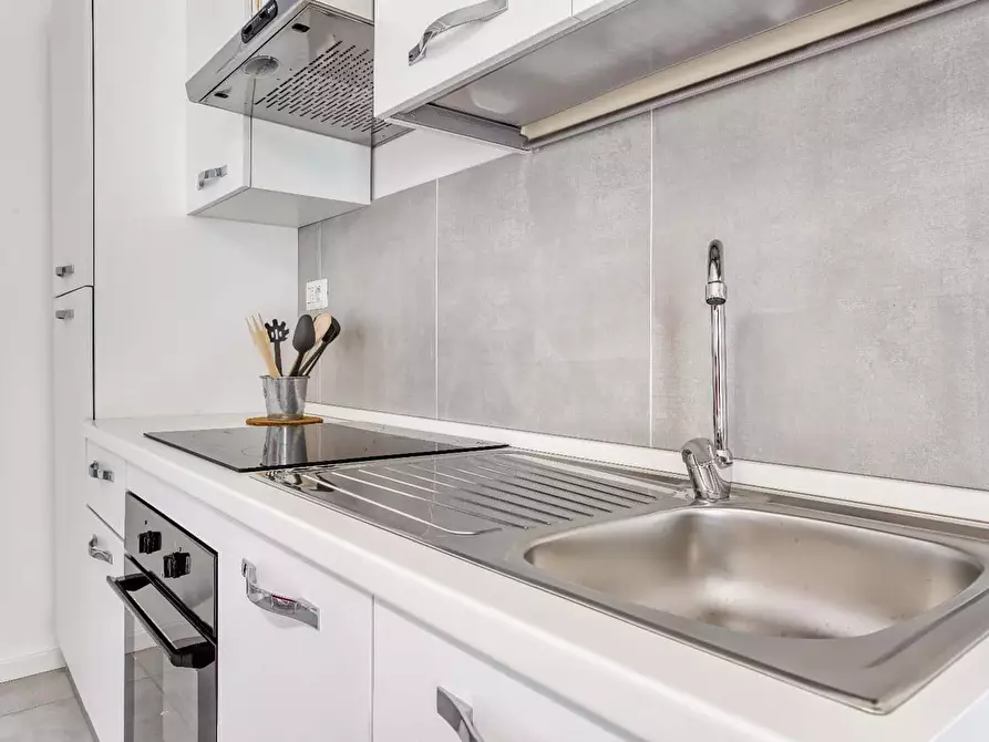 Immagine 20 di Appartamento in affitto  in Via Giovanni Battista Cassinis1 a Milano