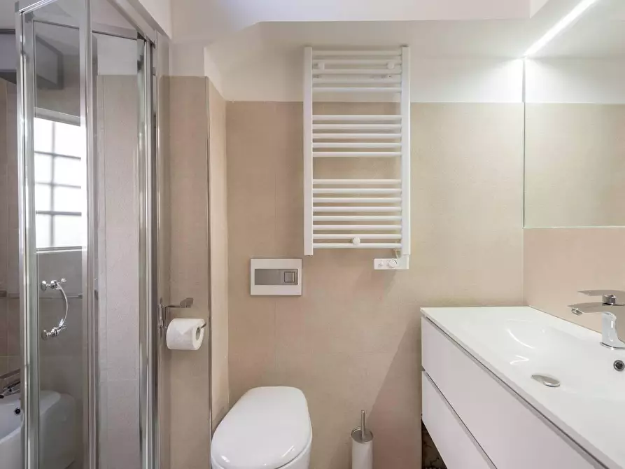 Immagine 11 di Camera in affitto  in Via Ricasoli59 a Firenze