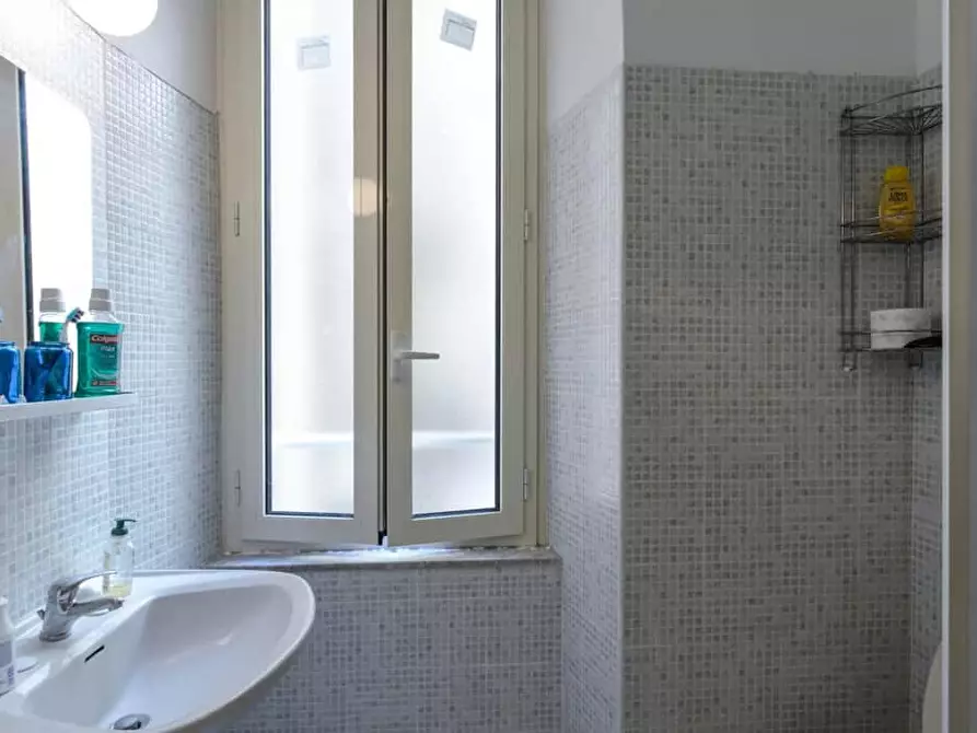 Immagine 8 di Camera in affitto  in Via Alessandria143 a Roma