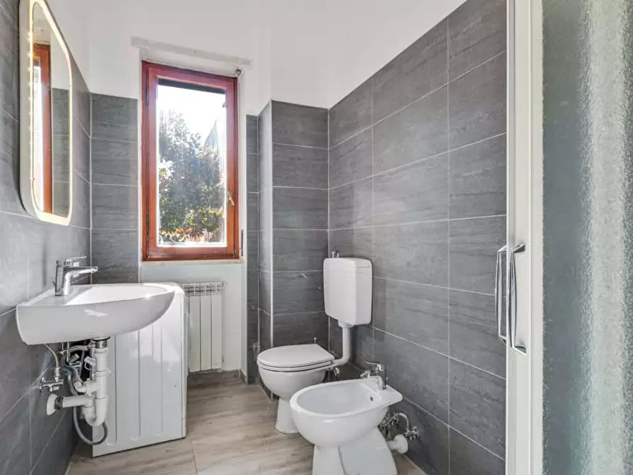 Immagine 10 di Camera in affitto  in Via Orti29 a Milano