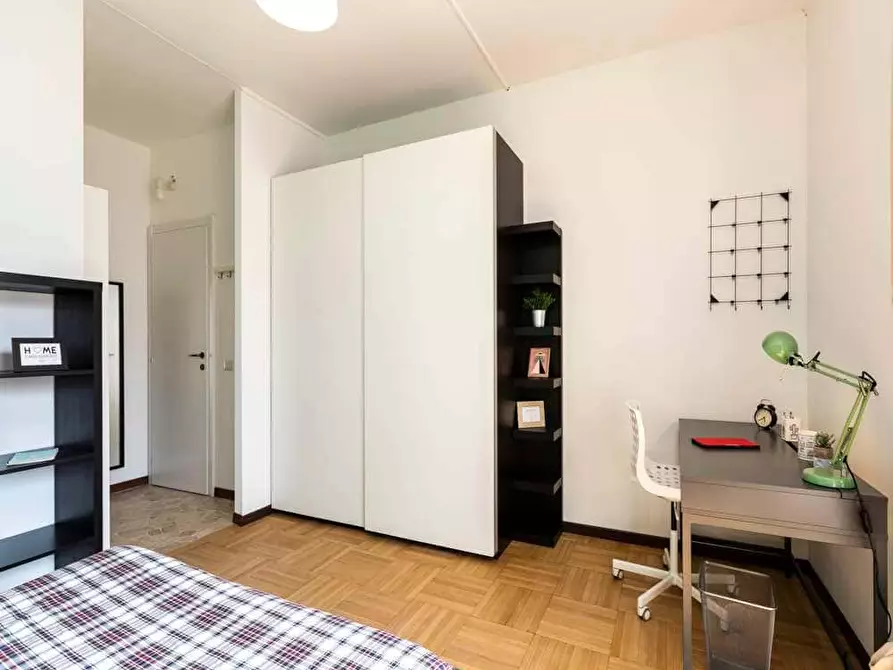 Immagine 3 di Camera in affitto  in Via Eugenio Pellini4 a Milano