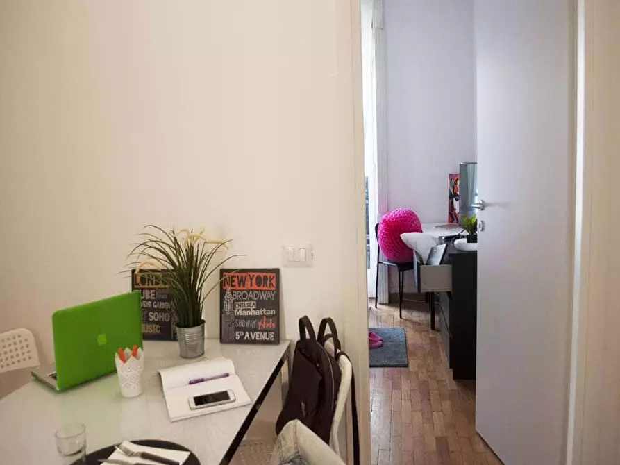 Immagine 38 di Camera in affitto  in Viale Tunisia13 a Milano