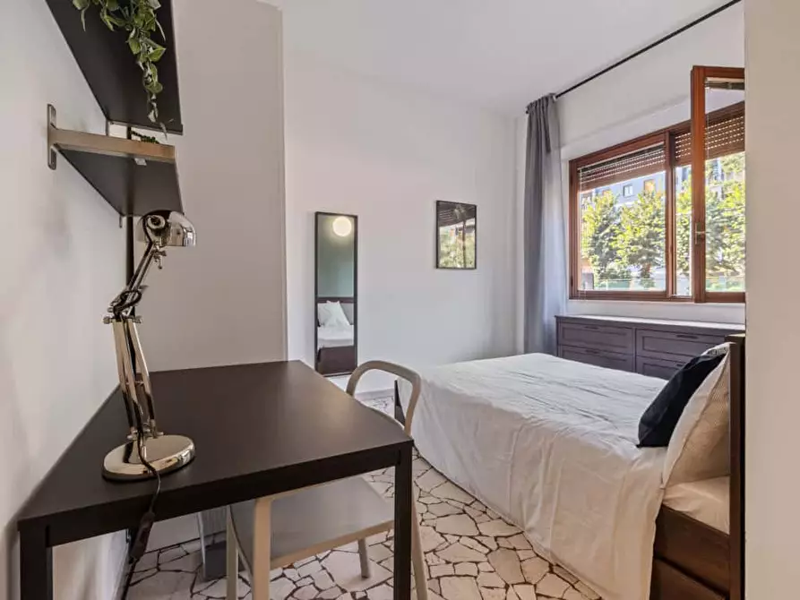 Immagine 1 di Camera in affitto  in Via Uguccione da Pisa4 a Milano