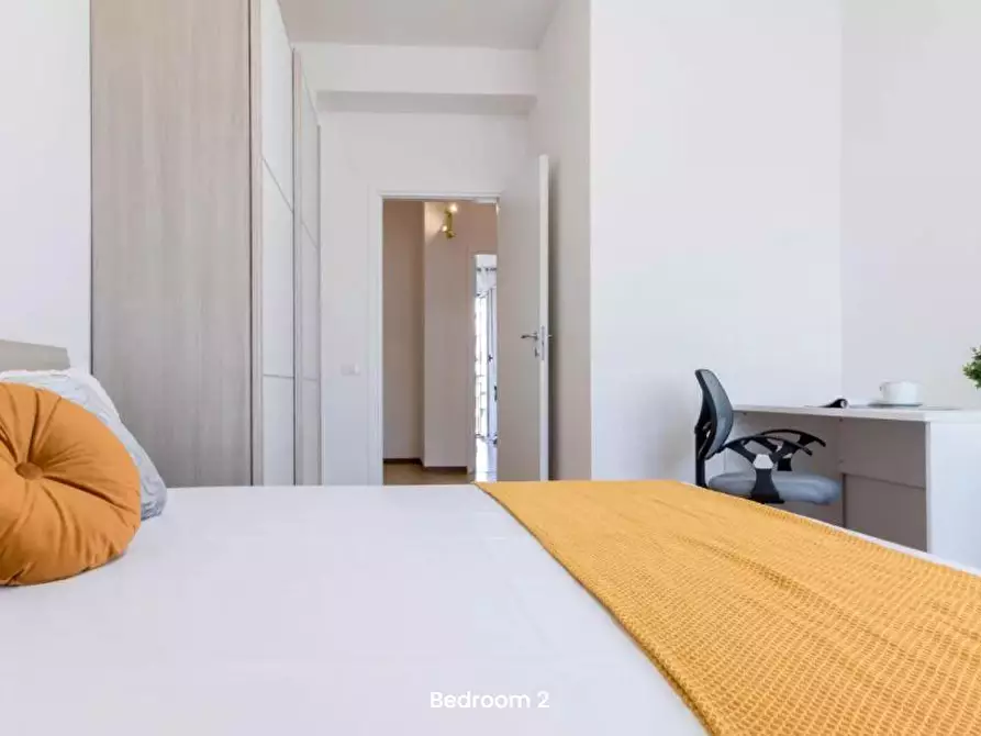 Immagine 2 di Camera in affitto  in Via Intra3 a Milano