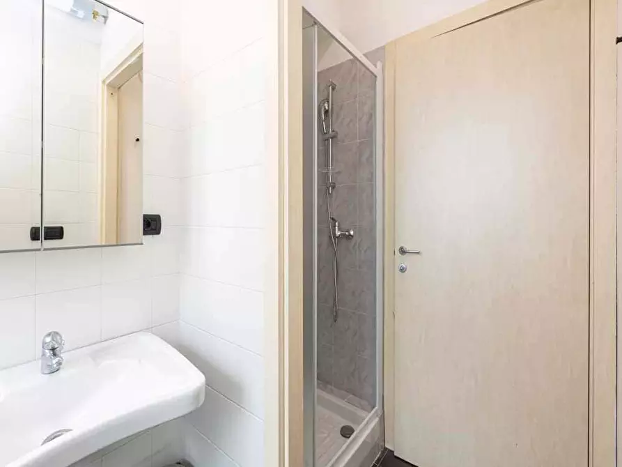 Immagine 11 di Camera in affitto  in Via Nino Bixio34 a Milano