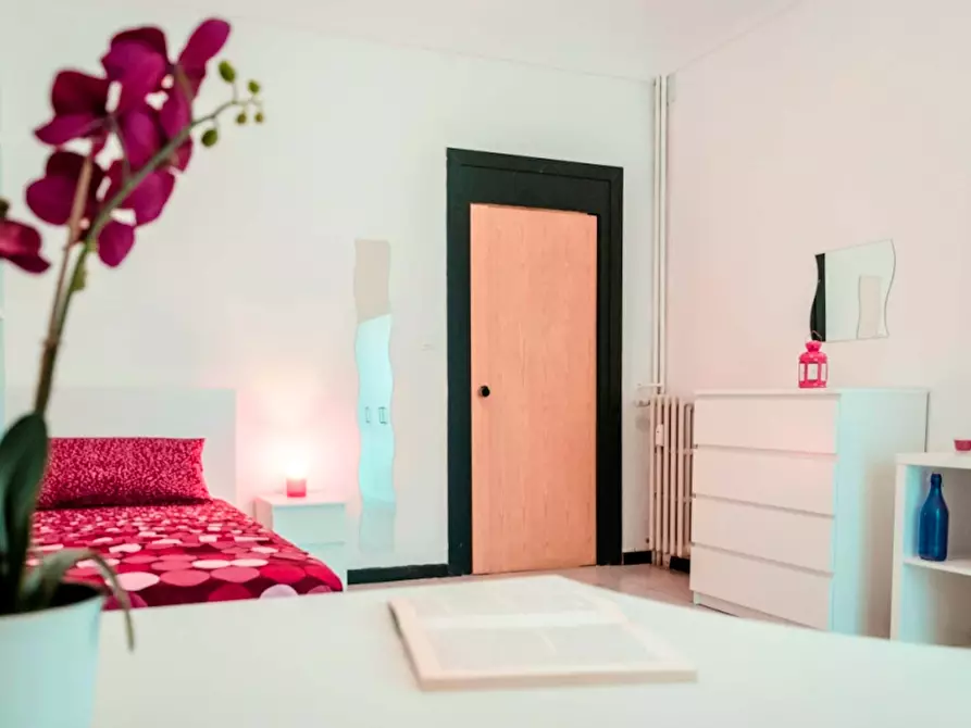 Immagine 4 di Camera in affitto  in Via Alfonso Bonafous2 a Torino