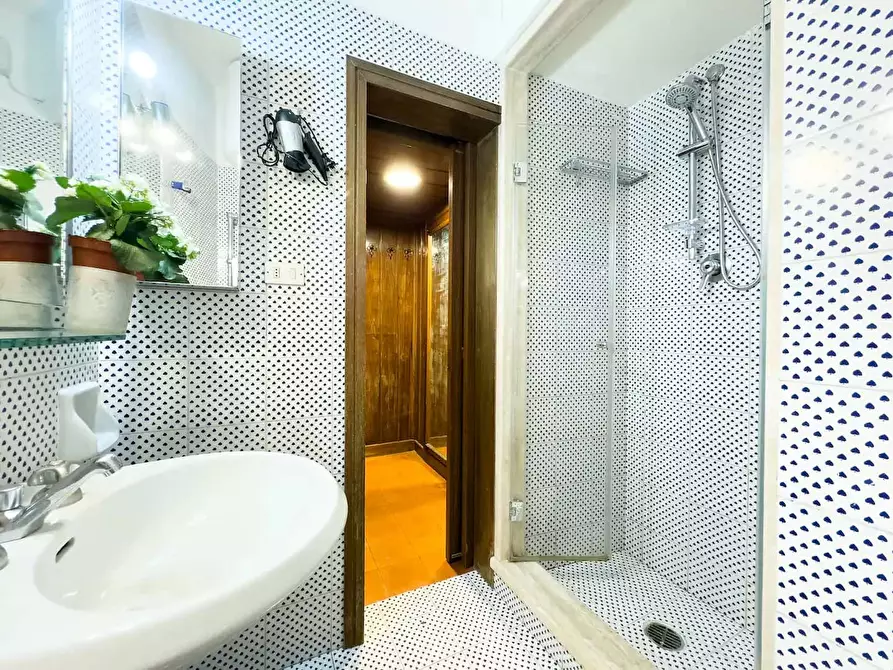 Immagine 41 di Appartamento in affitto  in Via Giulia171 a Roma