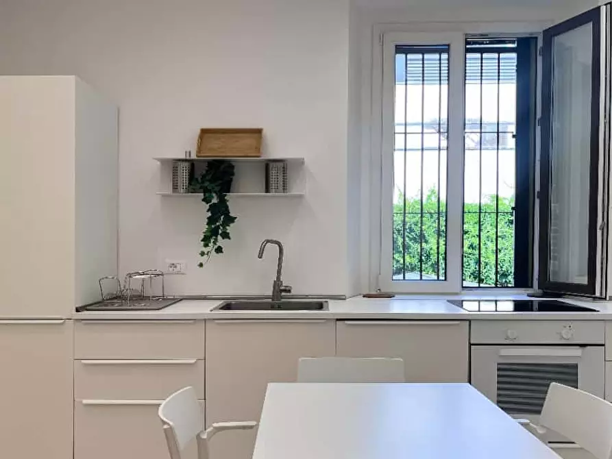 Immagine 10 di Appartamento in affitto  in Via Conte Rosso36 a Milano