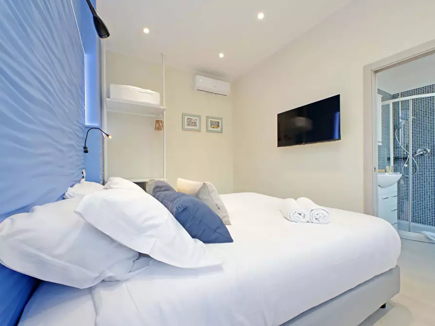 Immagine 12 di Appartamento in affitto  in Via Taranto93 a Roma