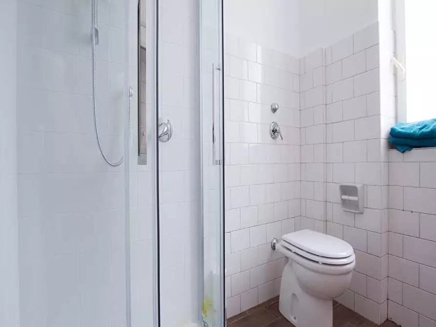 Immagine 11 di Camera in affitto  in Via Alfonso Capecelatro91 a Milano