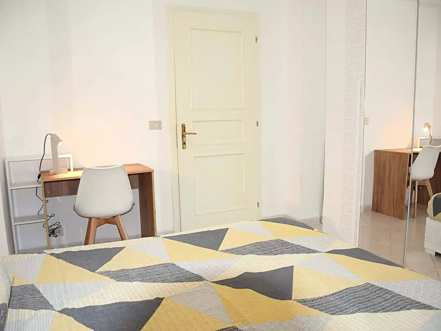 Immagine 1 di Camera in affitto  in Via Canzone del Piave51 a Roma