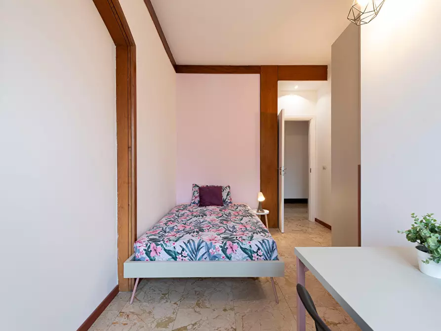 Immagine 4 di Camera in affitto  in Viale Beatrice d'Este30 a Milano