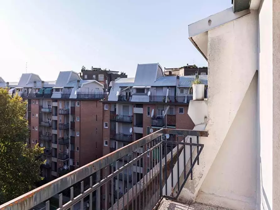 Immagine 22 di Camera in affitto  in Via delle Acacie5 a Buccinasco